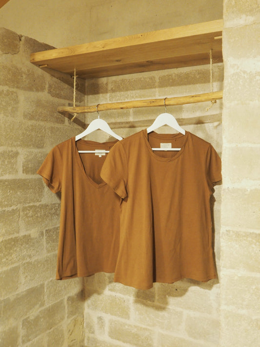 V-neck Shirt Turned sleeve